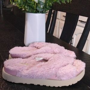 UGG Women's Pink Fuzzy Slippers